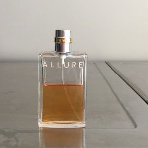 Allure perfume