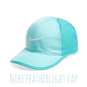 Brand new Nike Dri-Fit  featherlight turquoise hat