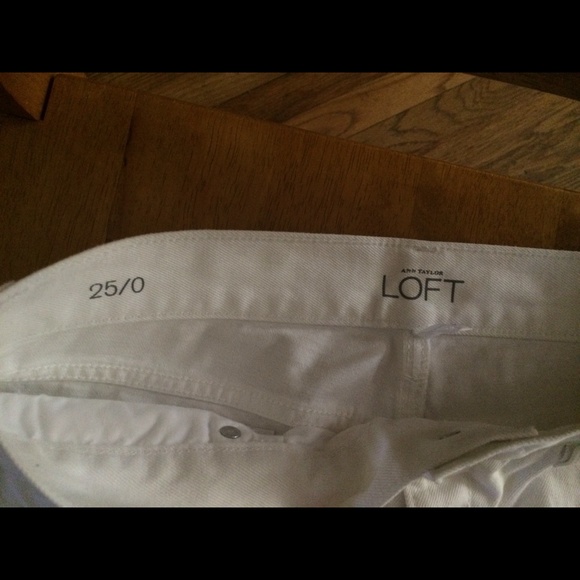 Loft size 0 all white shorts - Picture 2 of 3