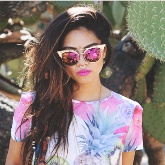 Quay Zig Sunglasses - Gold