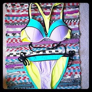 Triangle look-a-like Bathung suit