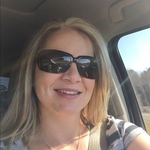 Meet your Posher, April