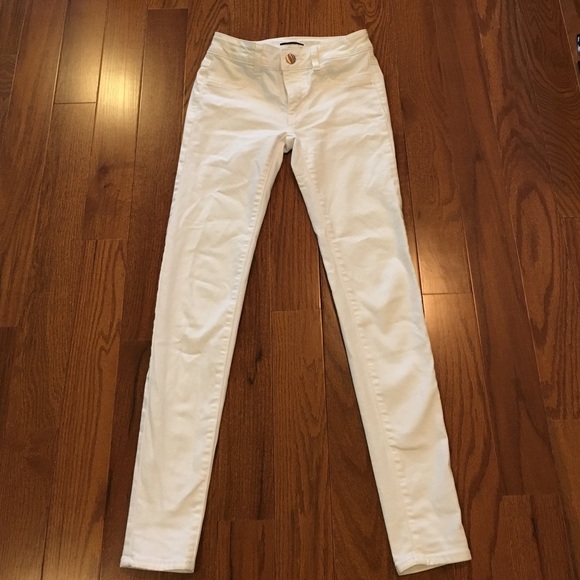 White skinny jeans