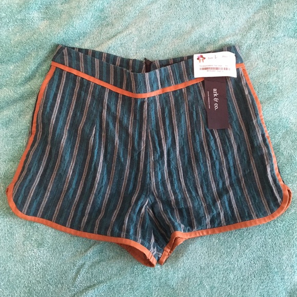 High-waisted summer shorts