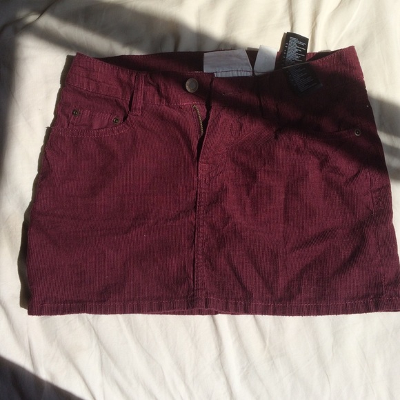 H&M burgundy skirt size 2
