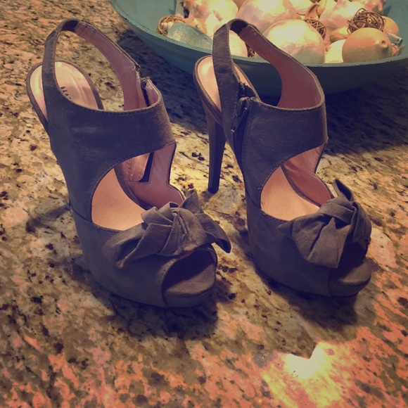 Marco Santi Shoes - Tan sandal heels