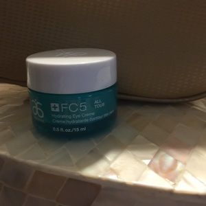 Arbonne FC5 hydrating eye cream