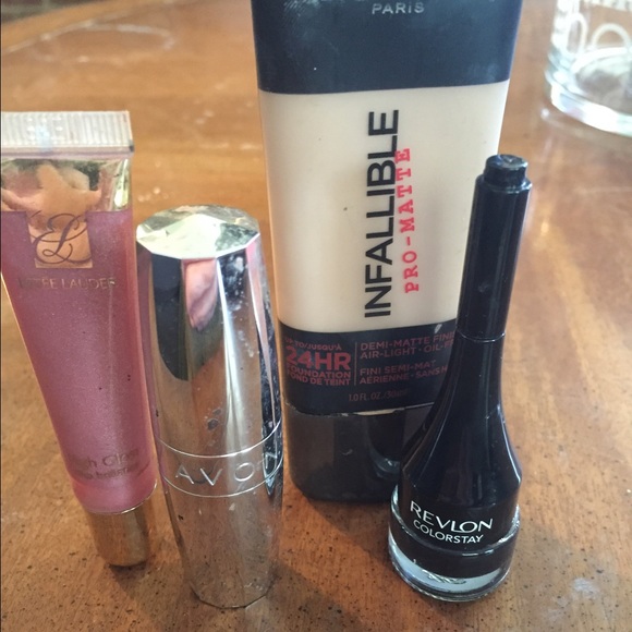 Makeup bundle - Picture 1 of 2