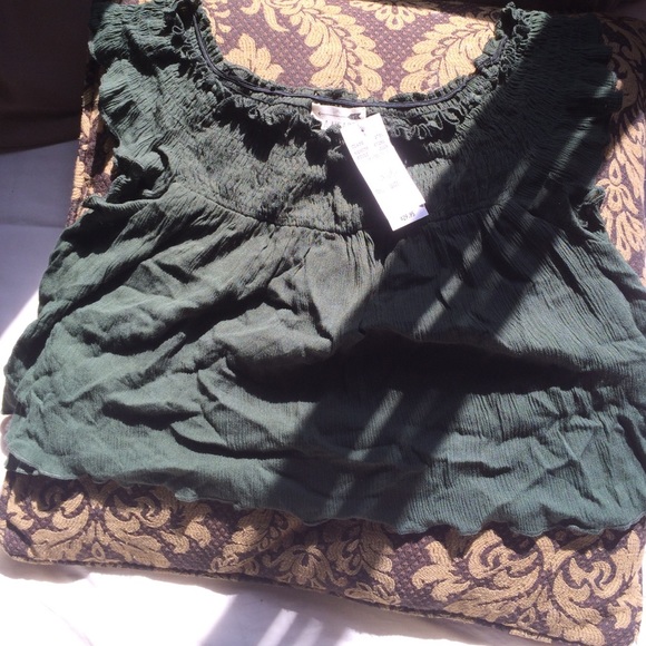 Dark green top from pacsun