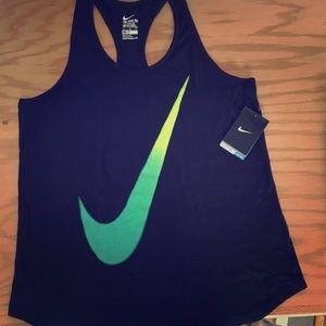 💎sold 💎Nike dri fit tank-ombré green