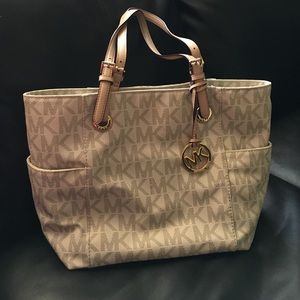 Michael Kors purse