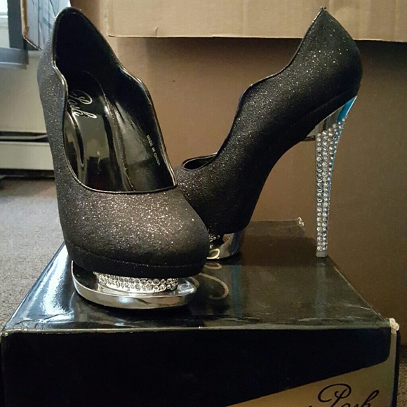 Shoes - Picture 1 of 1