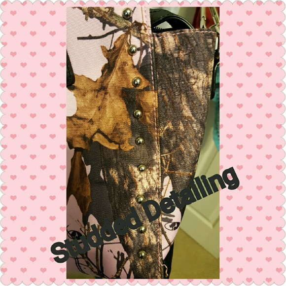 SOLD 💓 Trendy Mossy Oak Satchel - Picture 3 of 4