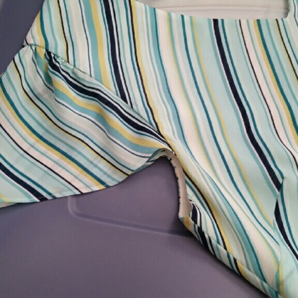 Axcess by Liz Claiborne blouse - Picture 4 of 4