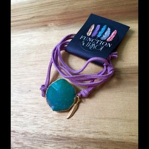 Gold plated agate stone + leather bracelet