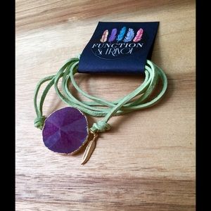 Gold plated agate stone + leather bracelet