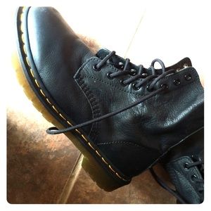 DR. MARTENS BLACK PASCAL VIRGINIA