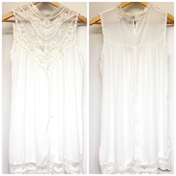 🌟SALE🌟🆕 White Lace Crochet Mini Dress - Picture 2 of 3