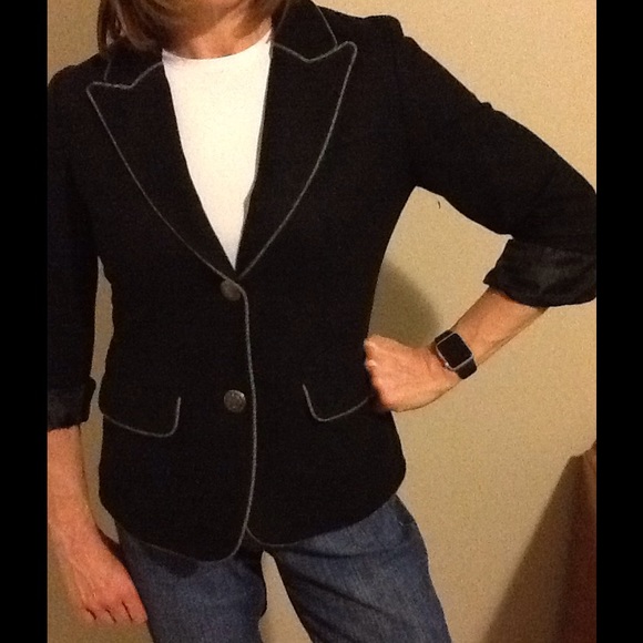 Blazer - Picture 1 of 1