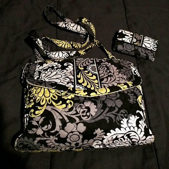 Vera Bradley Handbags - Vera Bradley purse and wallet