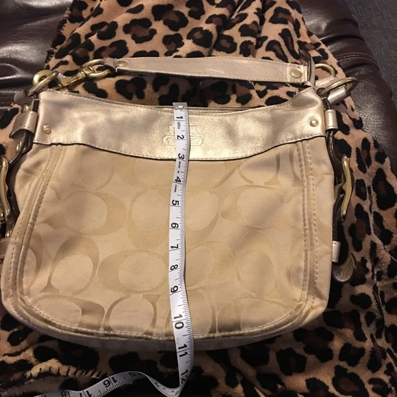 Additional pics of Vintage signature coach purse