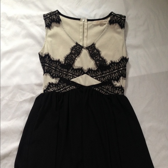 Dress - Picture 1 of 2