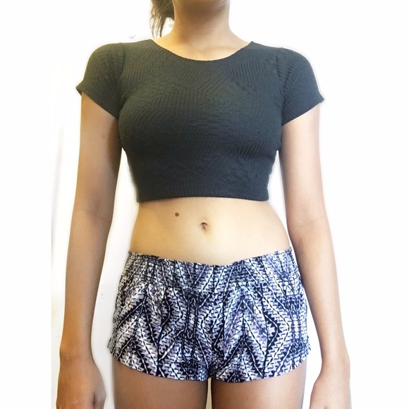 black crop top