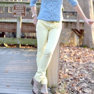 Pail yellow American eagle jeans