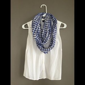 Plat blue & white scarf