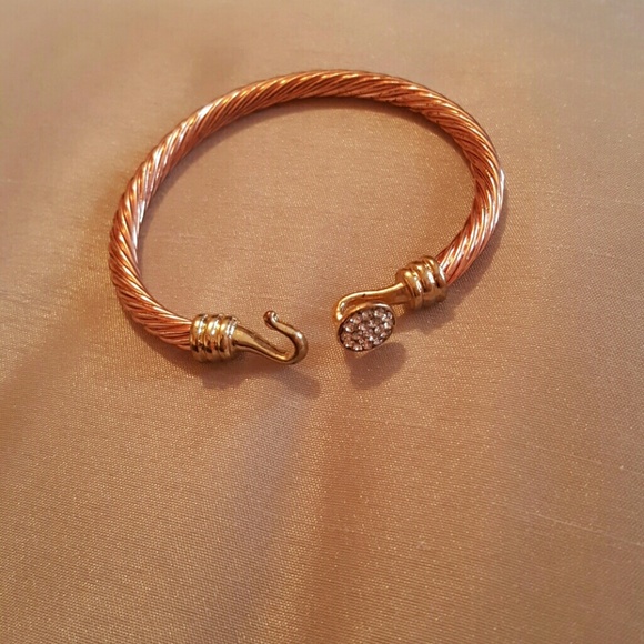 Rose gold bangle - Picture 2 of 3