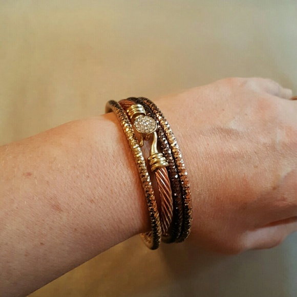 Rose gold bangle - Picture 3 of 3