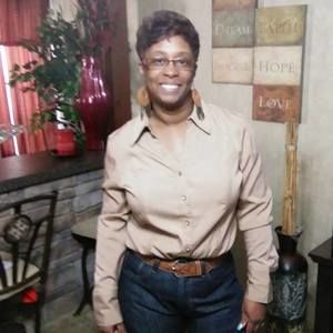 Meet your Posher, Lynette