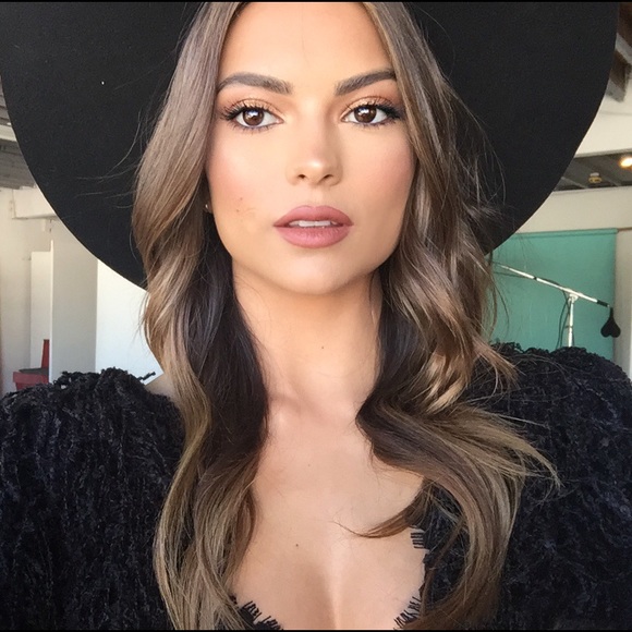 Meet your Posher, Kyra - Picture 1 of 1