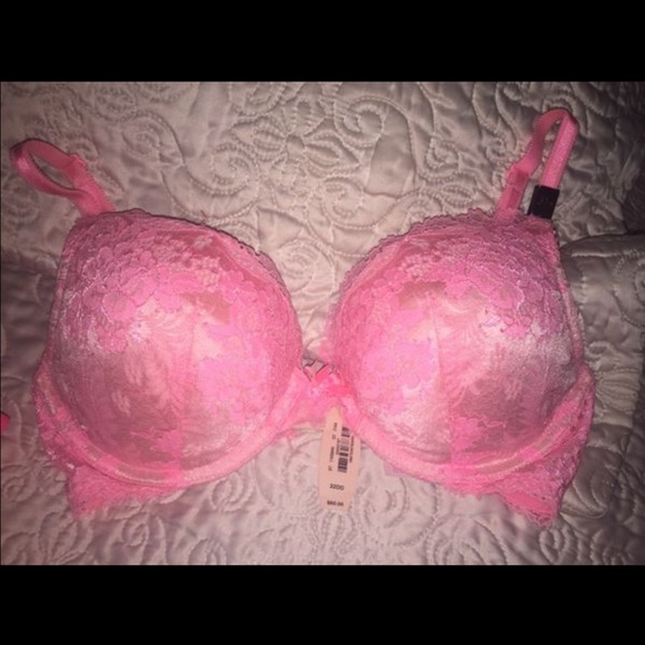 Three Victoria's Secret push-up bra for 65$ - Picture 3 of 4