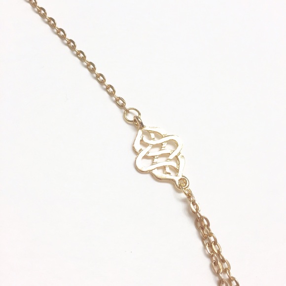 🌟SALE🌟 Gold Knot Hallmark Necklace - Picture 3 of 4