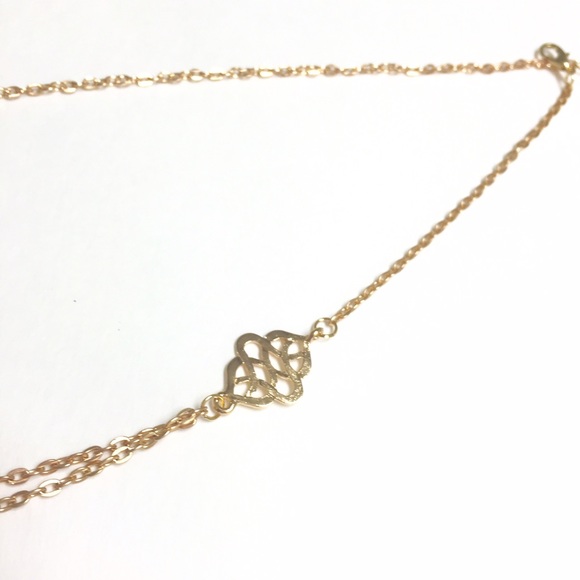 🌟SALE🌟 Gold Knot Hallmark Necklace - Picture 4 of 4