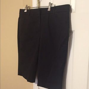 New York & Co size 18 black Bermuda shorts.