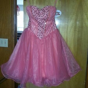 Strapless Peach prom dress(everythings got to go)