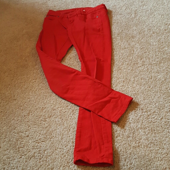 Red skinny jeans