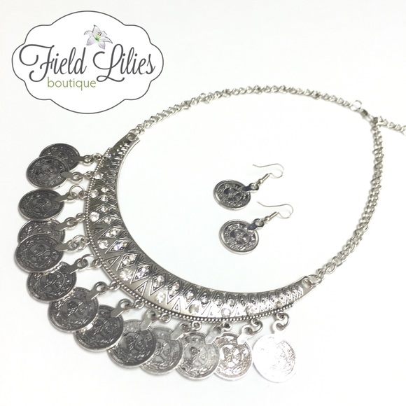 Jewelry - 🌟SALE🌟🆕 Simple Coin Necklace and Earring Set