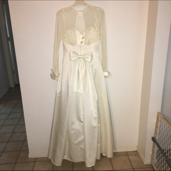 Vintage 90s wedding dress - Picture 2 of 2