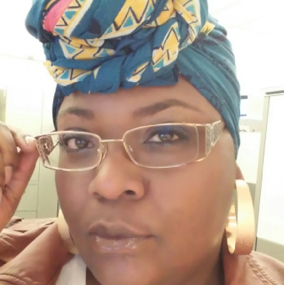 Meet your Posher, Larhonda