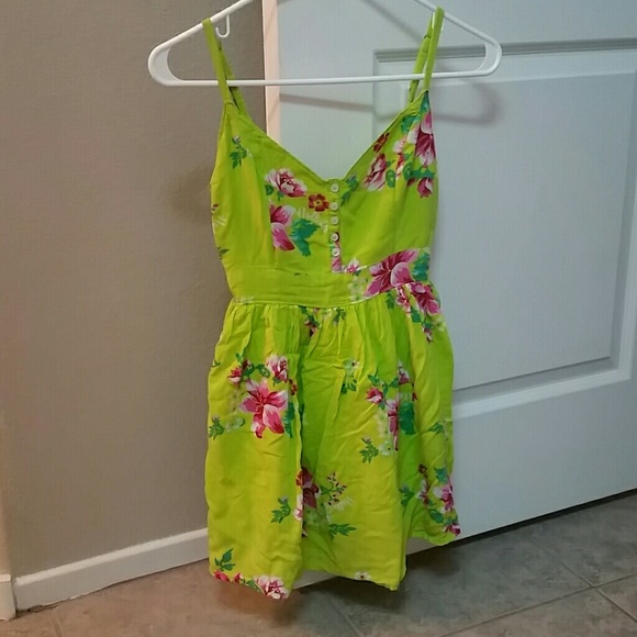 Bright Hollister babydoll tank