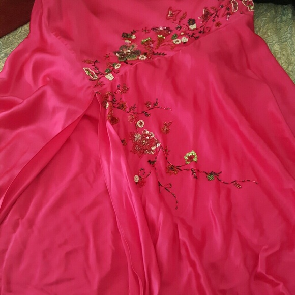 STUNNING FORMAL DRESS!! - Picture 4 of 4