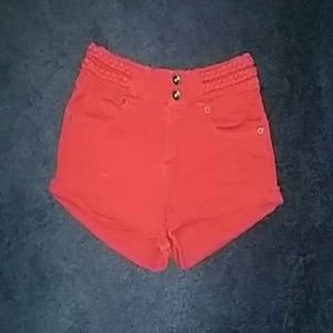 Dollhouse highwaisted shorts