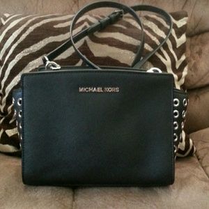 ❌SOLD❌Michael kors grommet mini selma