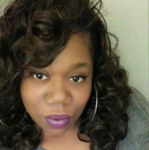 Meet your Posher, Aisha