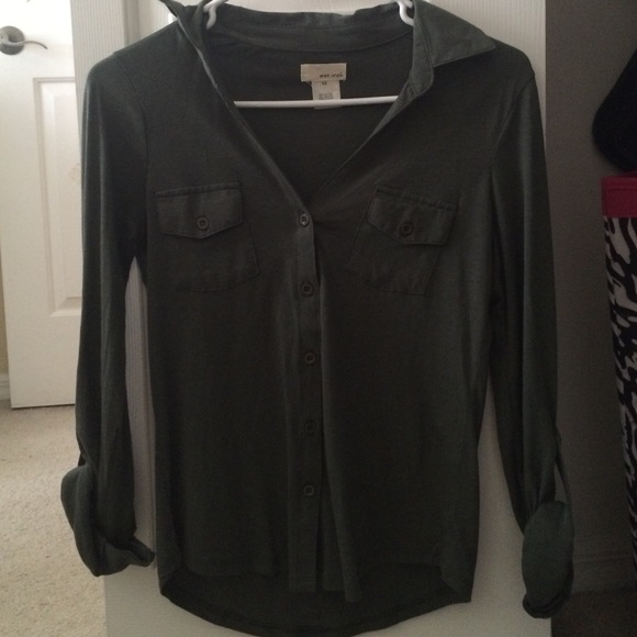 Green wet seal button down