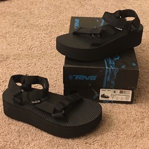 Teva Flatform Universal Women's Sandals