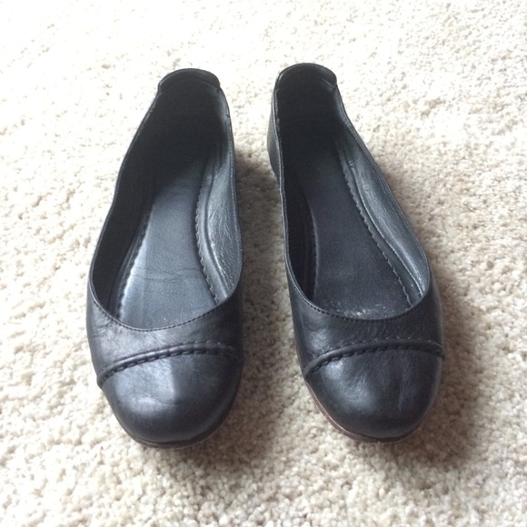 Frye Carson ballet flat